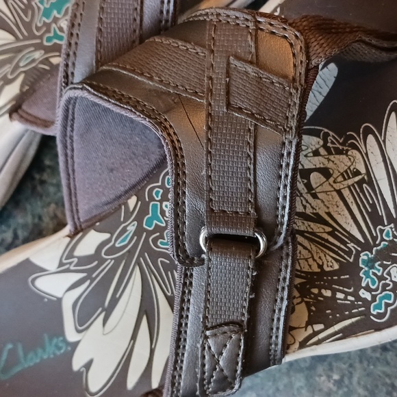 Womans Flip Flops 7 1/2 Clarks - Picture 7 of 8